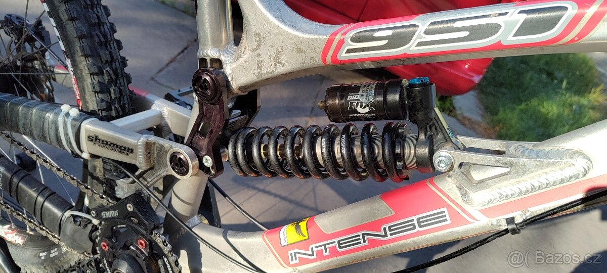 Prodám sjezdové kolo Intense 951 - 8