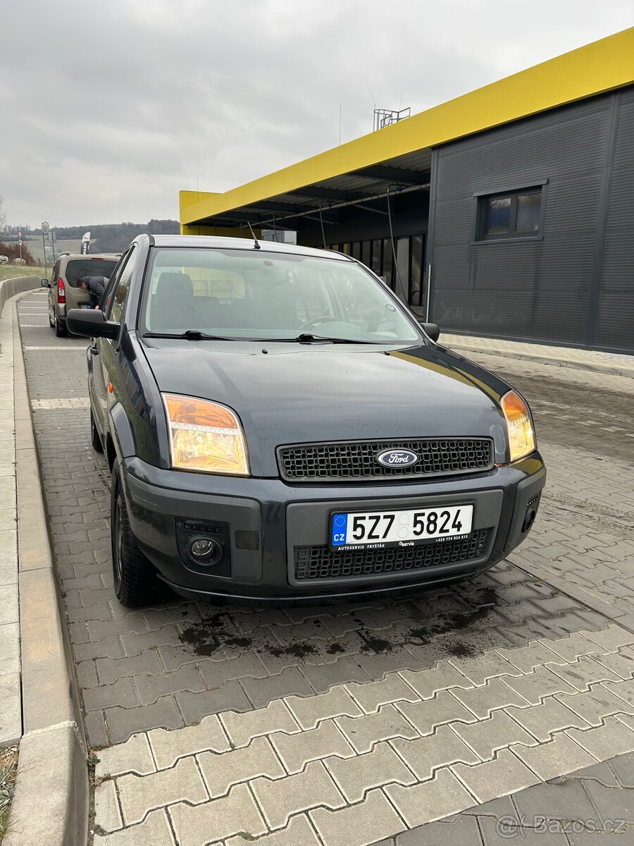 Ford Fusion 1.6 benzín - 8