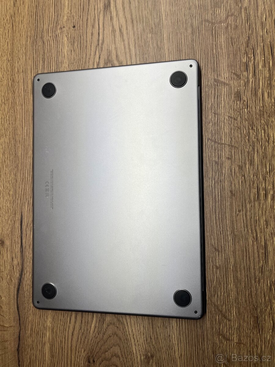 Apple MacBook Air 13.6" (2022) s čipem M2 - 8