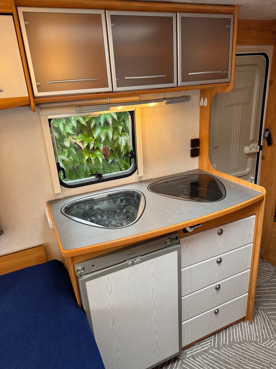 Adria Adora 462 s MOVEREM, stanem a nosičem kol - 8