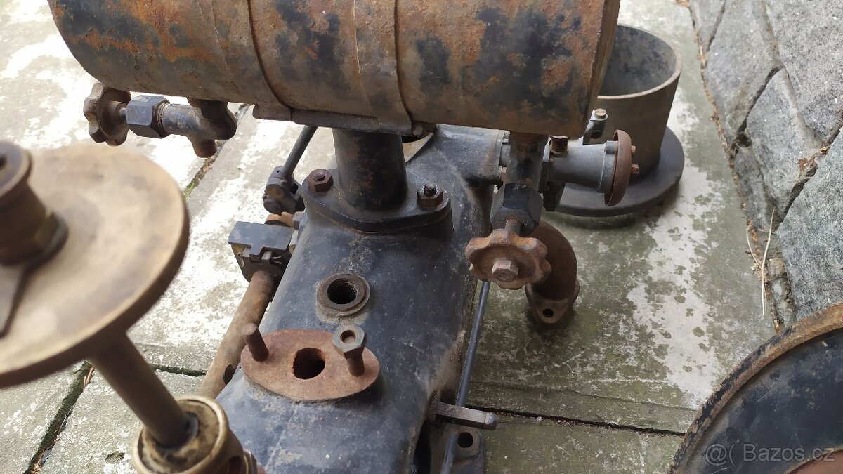 Stabilní motor Lorenz - 8