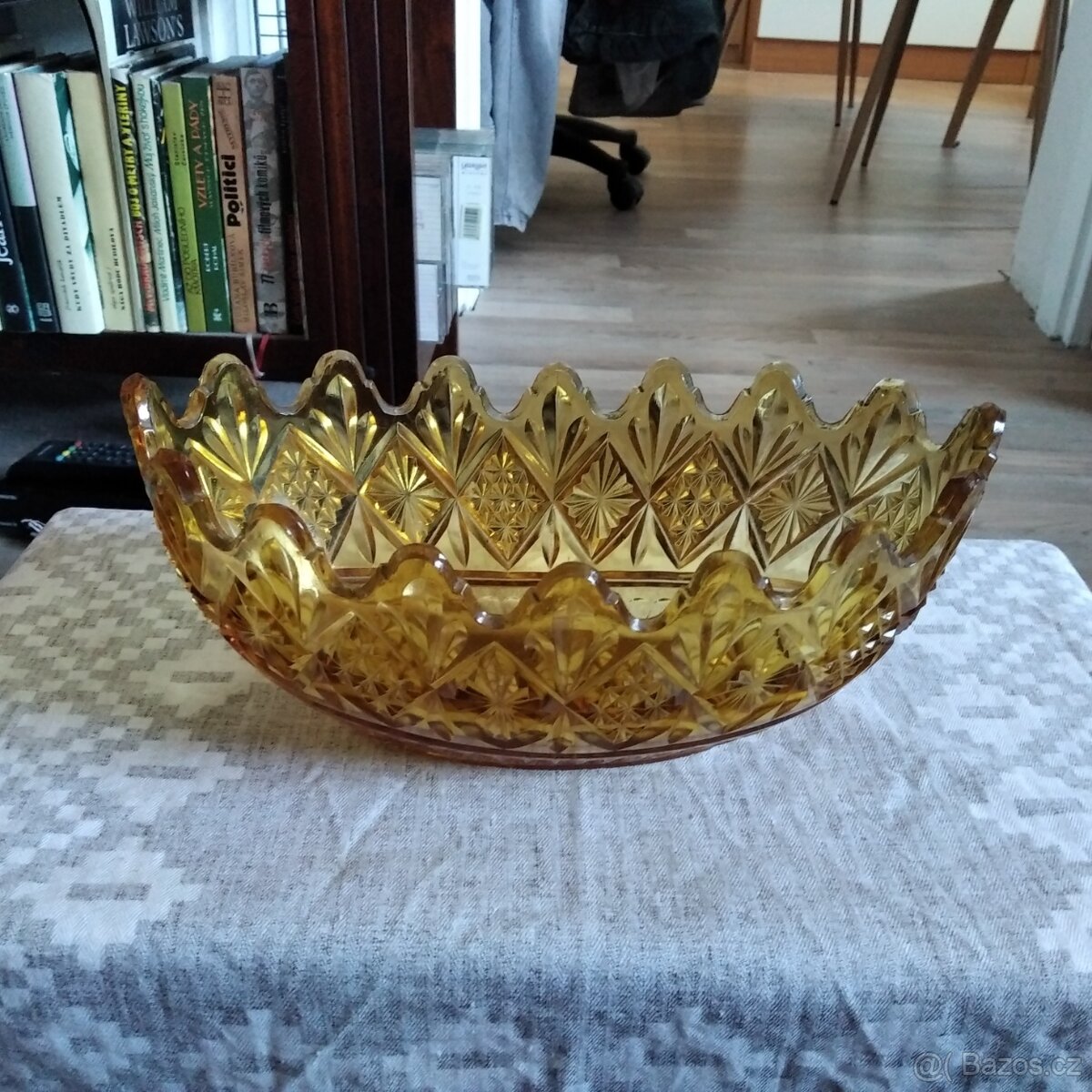 stare hutni barevne sklo vazy,misy,sklenice atd. - 8