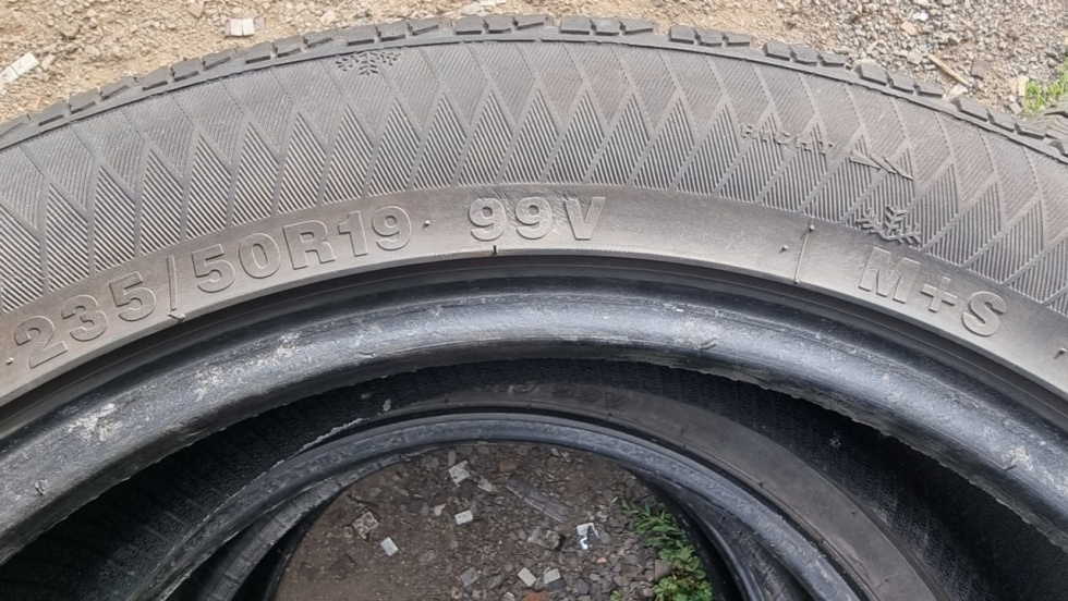 Zimní pneu 235/50/19 Gripmax - 8