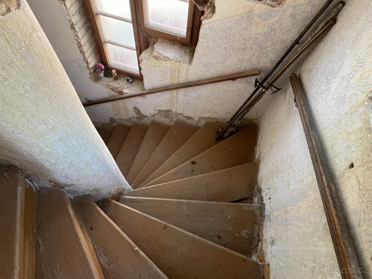 Secesní vila v centru Pacova - 8