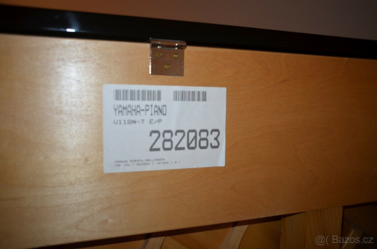 YAMAHA - Piano - Model V 118 N-T - černé leštěné - 8