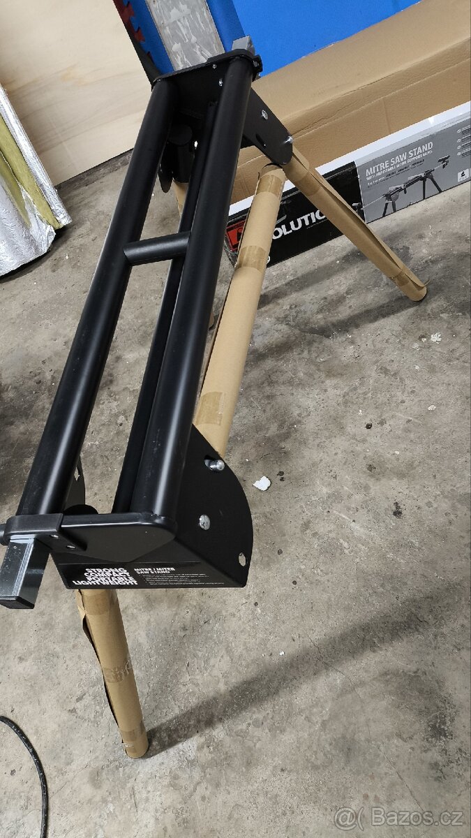 Pracovní stůl EVOLUTION - 8