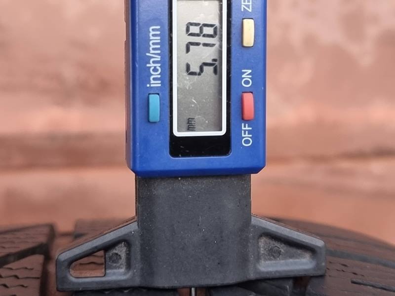 Zimní Semperit 205/60/16 - 8