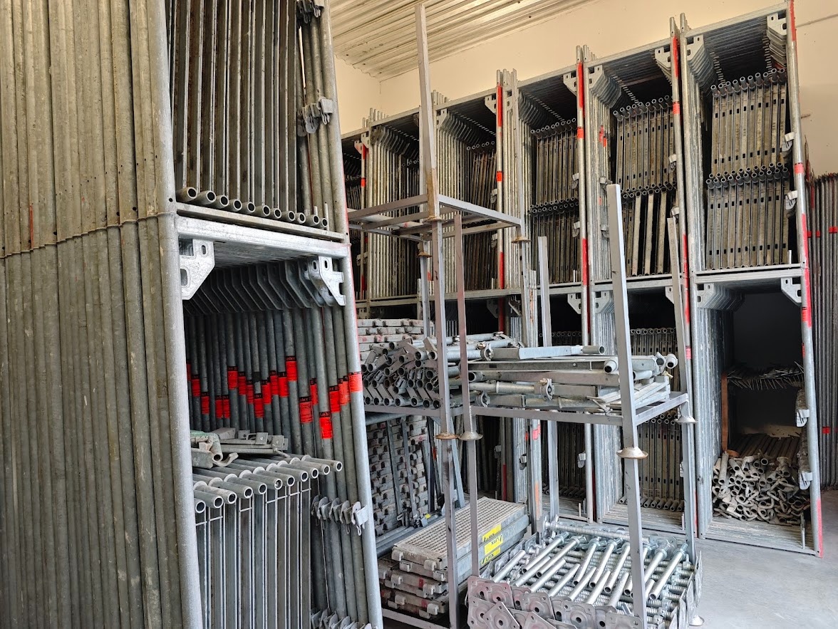 Lešení originál Layher Blitz 73 - zánovní stav - 8