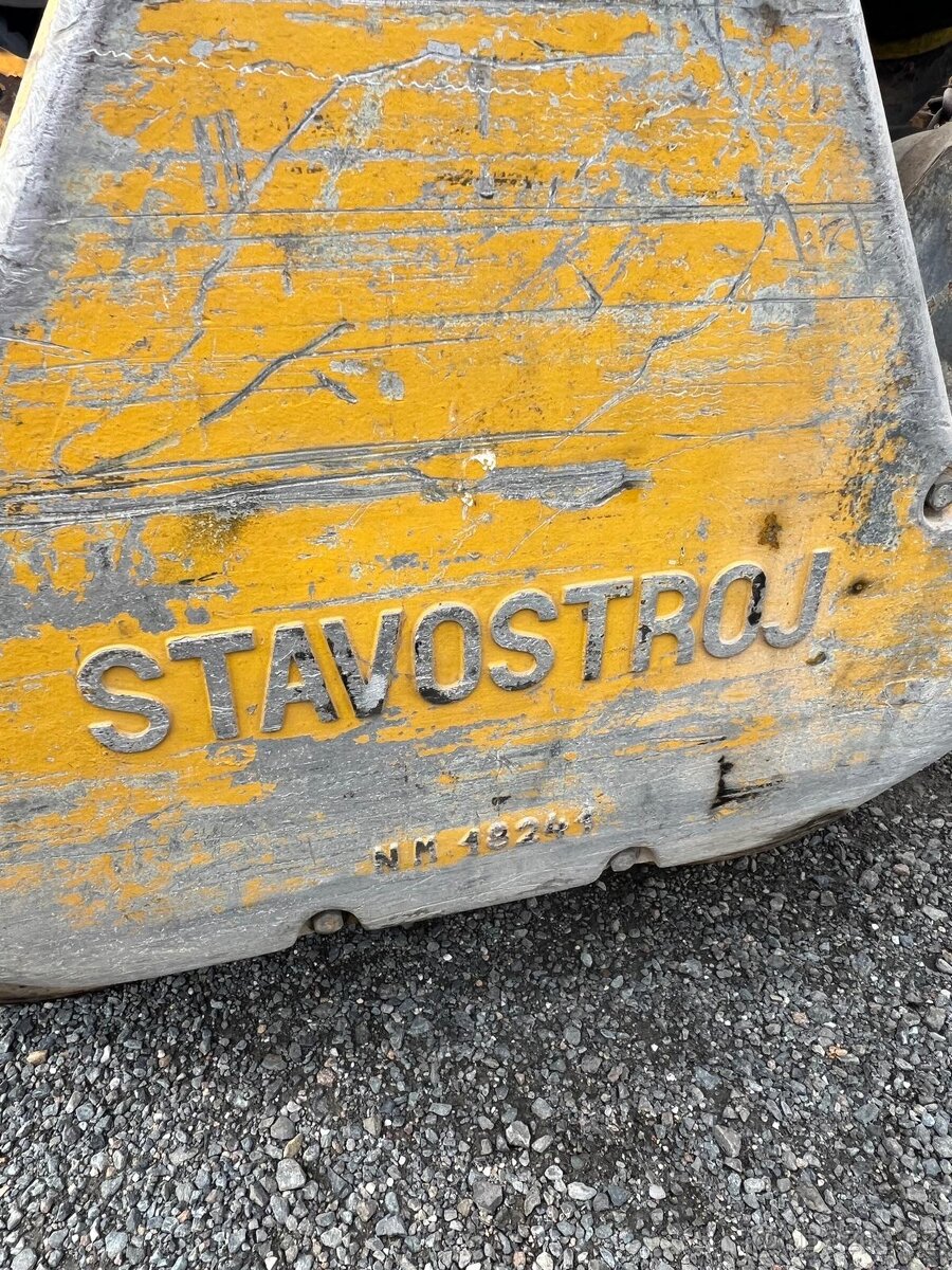 Ručně vedený válec STAVOSTROJ VV 3405 - 8