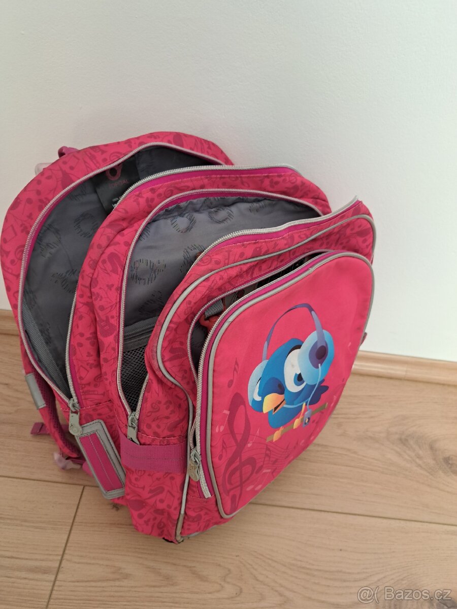 Tašky,batohy, kufřík a penál - 8