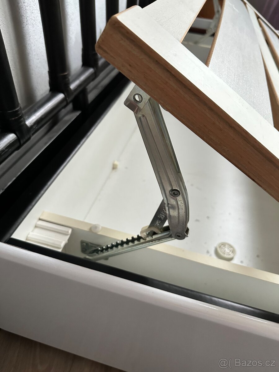 Postel s úložným prostorem - 8