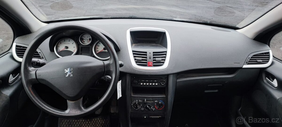 Peugeot 207 1.4 16V - 8