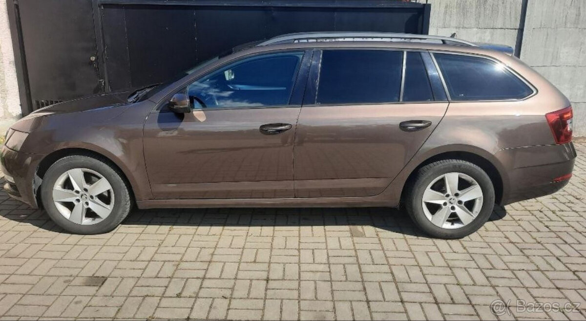 Škoda Octavia Combi 2.0TDI - 8