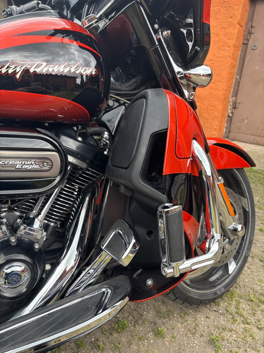 Harley Davidson Street Glide CVO - 8