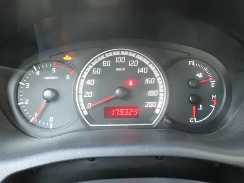 Suzuki Swift 1.3DDis - 8