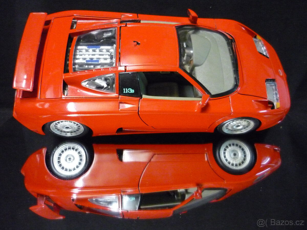 Bugatti EB110 červené Bburago 1/18 - 8