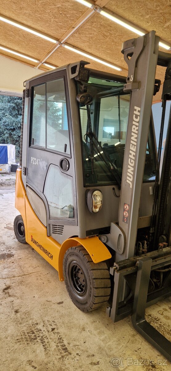 Prodam Jungheinrich TFG320S - 8