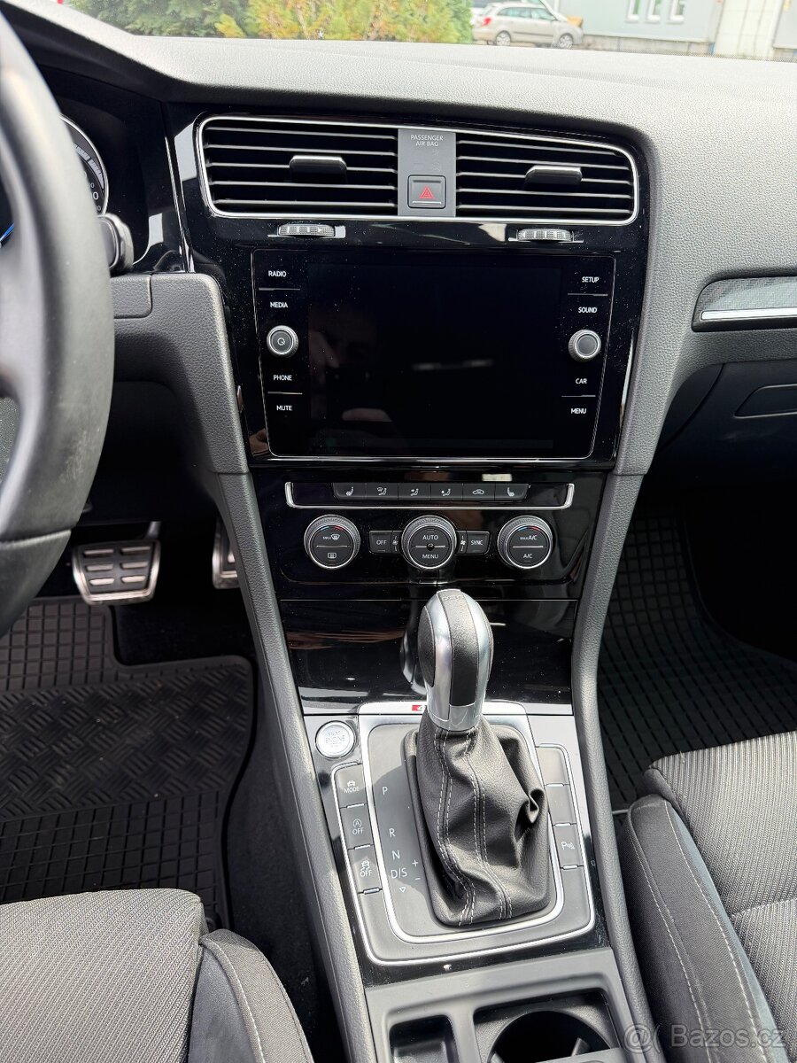 VW Golf Variant R - 8