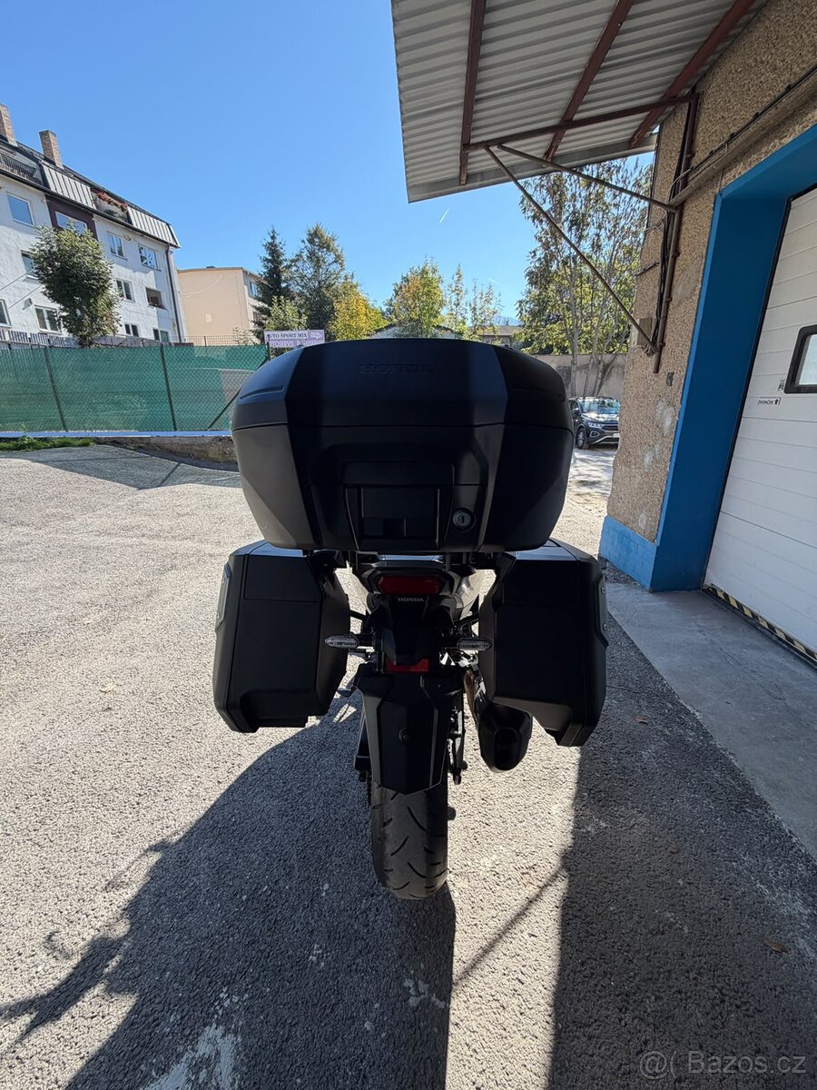 Honda NT 1100 - 8