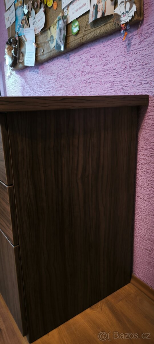 Prodám zachovalý dětský psací stůl - 8