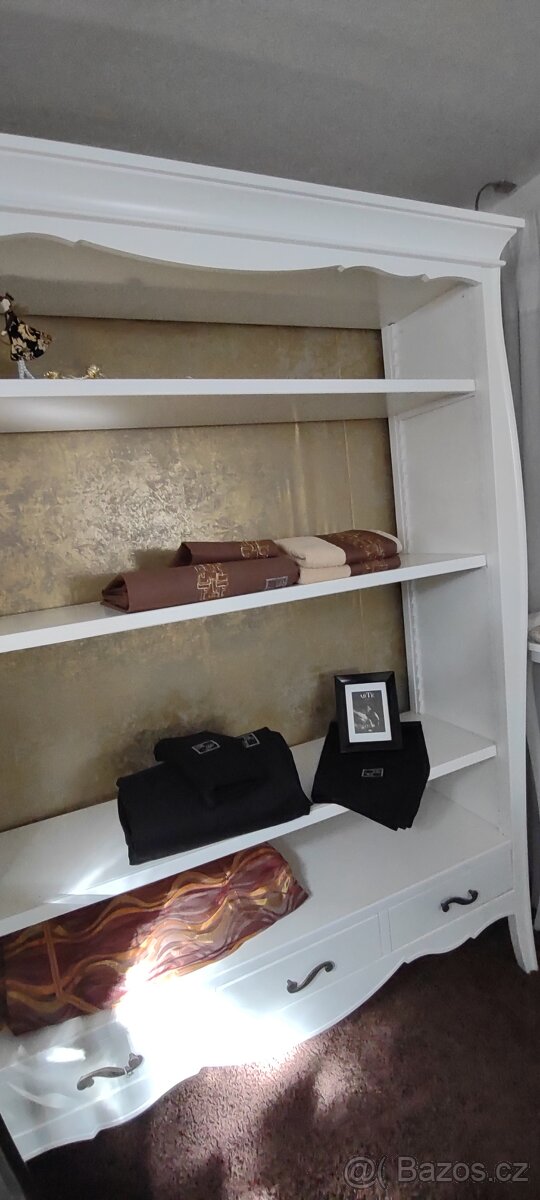 Knihovna bílá, dovoz Itálie - 8