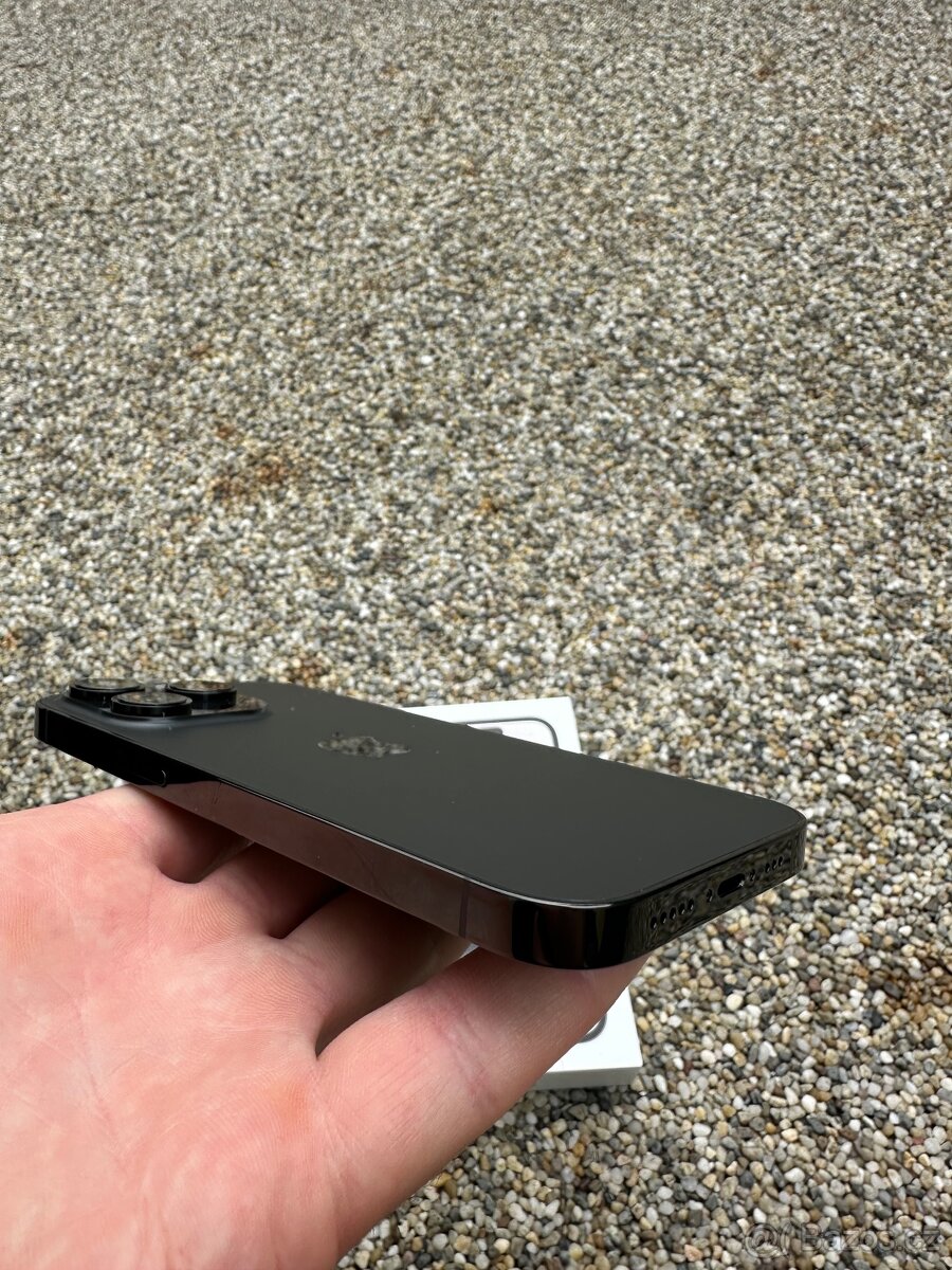 IPhone 14 Pro - baterie 100% - 8