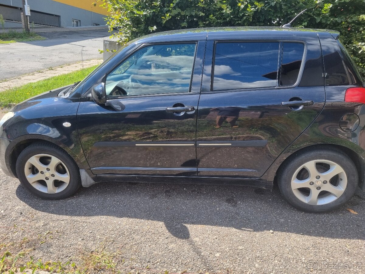 Swift 1.3 GL 5dveří 4x4 - 8