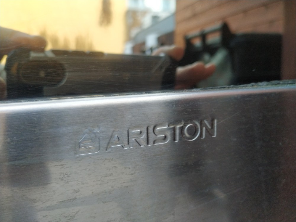 Prodám klasickou troubu ARISTON - 8