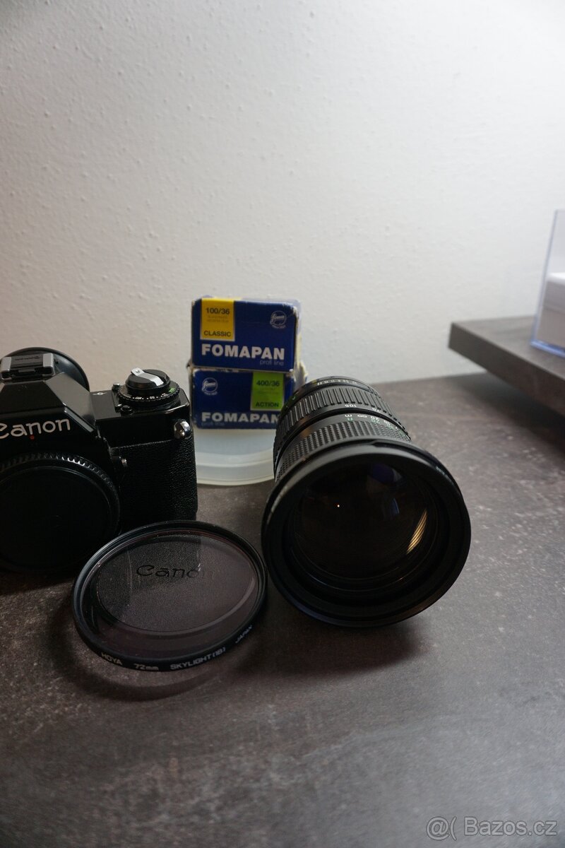 Analogový fotoaparát Canon AV-1 + 2 objektivy Canon FD - 8