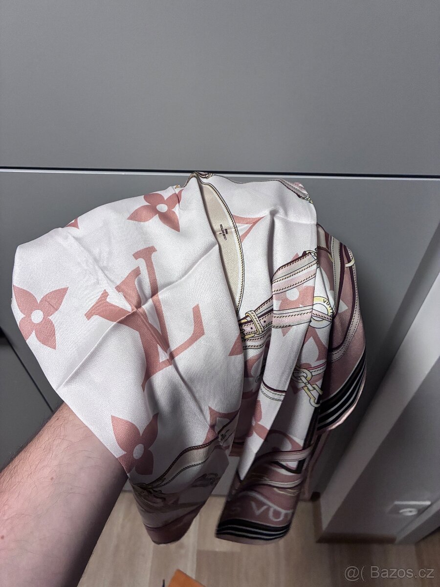 Louis Vuitton šátek - 8
