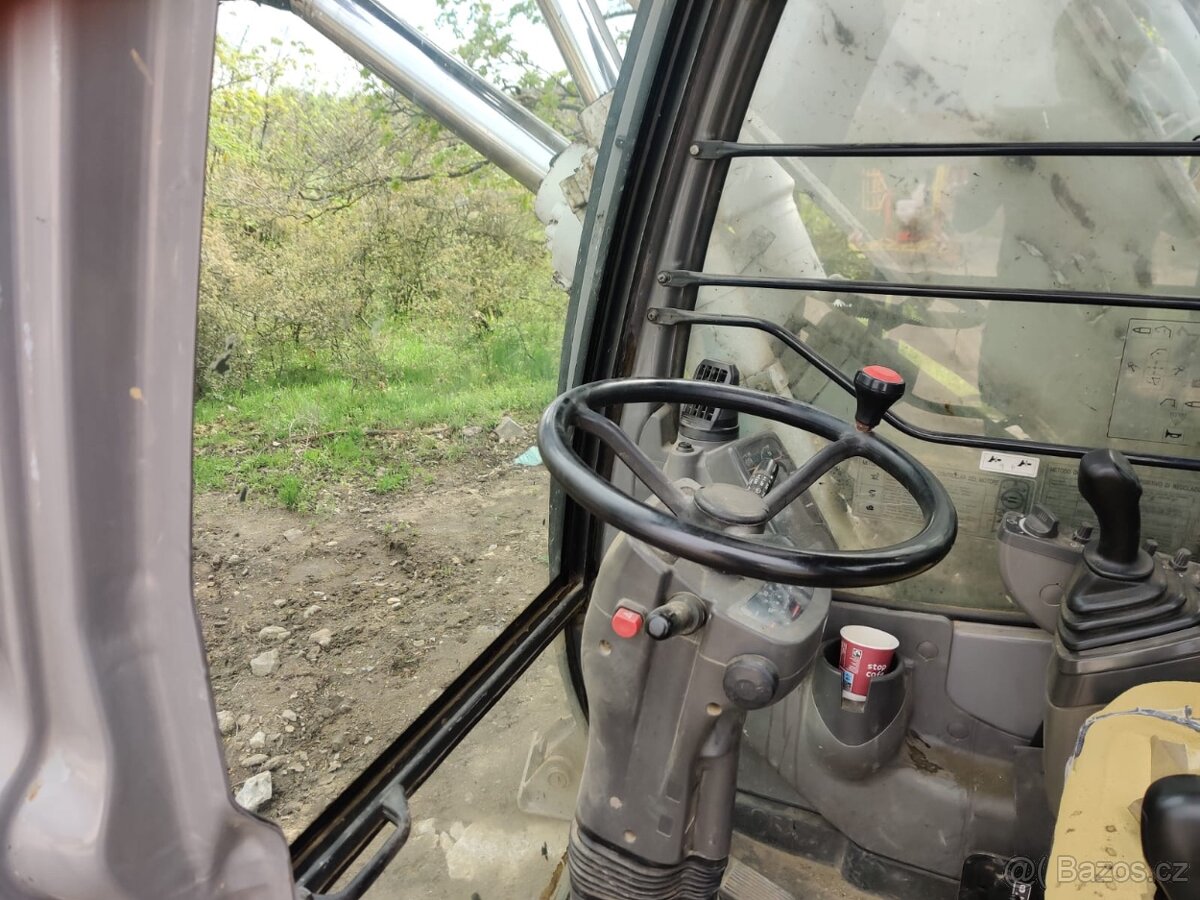 Kolový otočný bagr HITACHI ZX 160W - 8