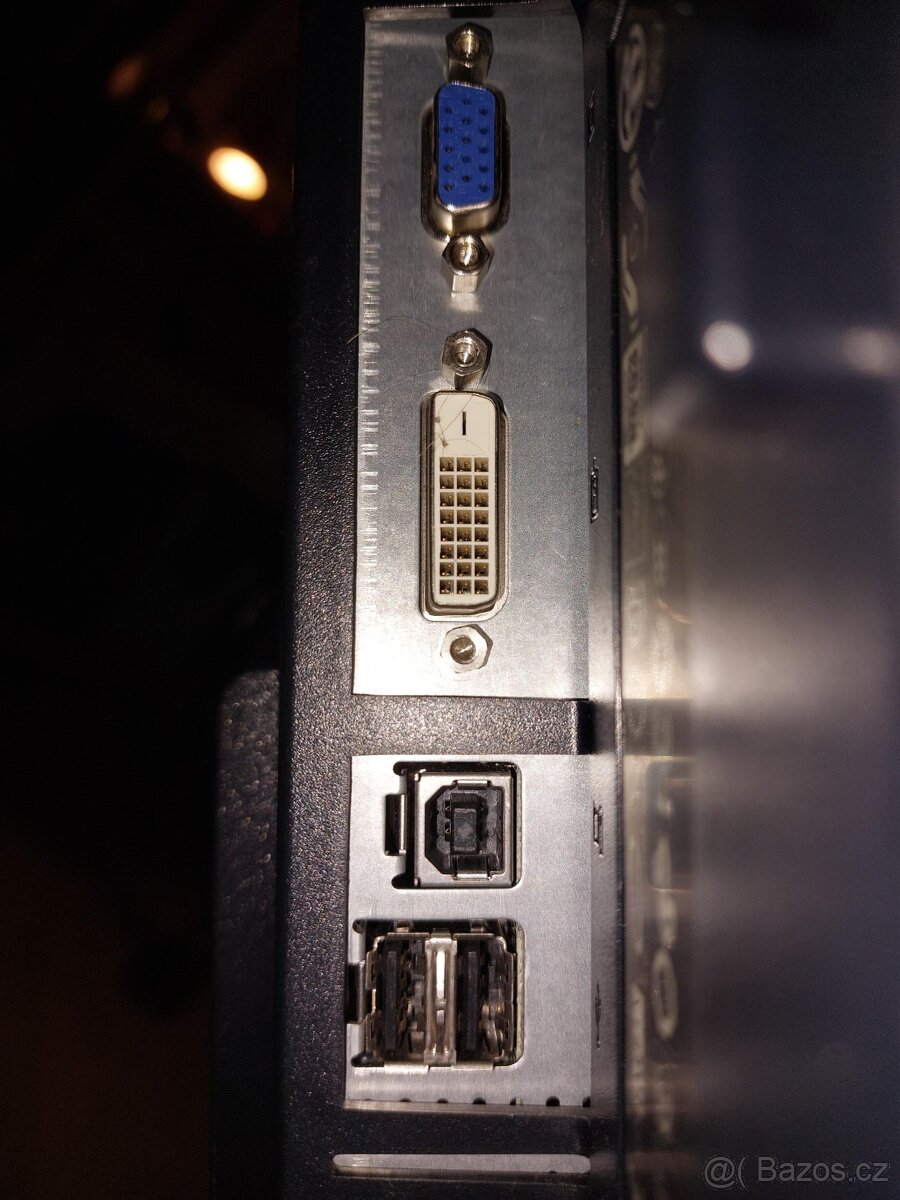 Monitor HP 1740, úhl. 44 cm - 8