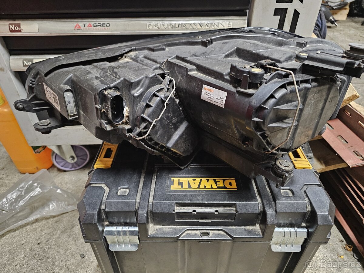 Pravé přední světlo VW Golf Sportsvan - 8