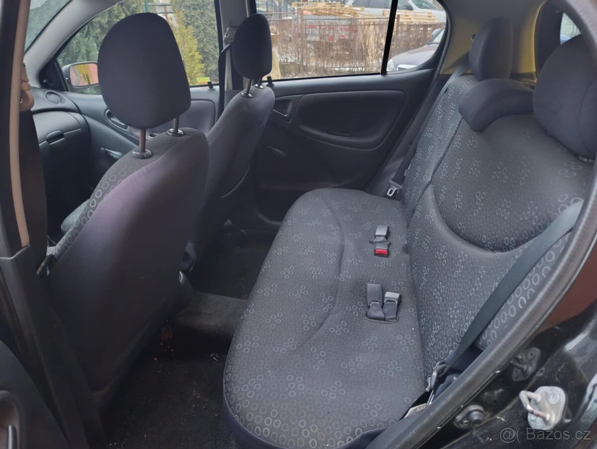 Toyota Yaris 1.0 48kw - 8