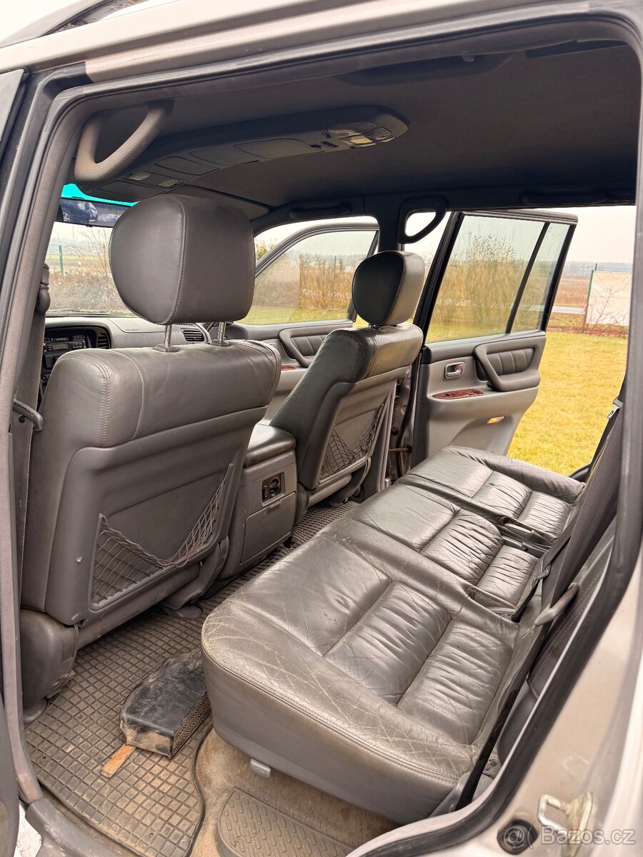 Toyota Land Cruiser 100 - 8