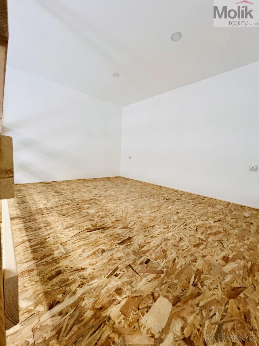 Pronájem bytu 1+kk 38 m2 - 8