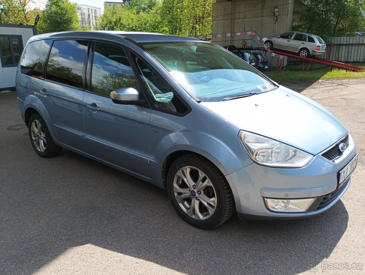 Ford Galaxy 7 MÍST - 8