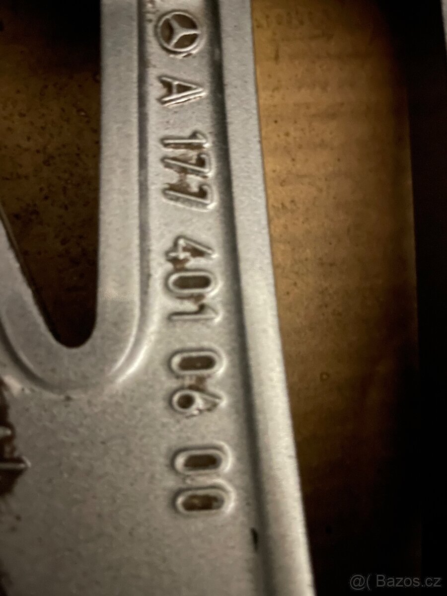 Original Mercedes A CLA W177 C118 225/45/18 90-100% - 8