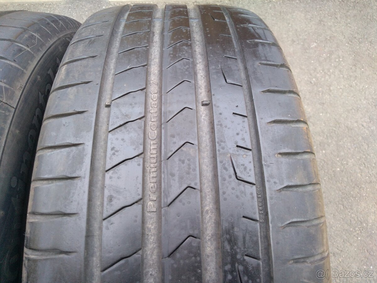 Prodám 2 letní gumy Continental 235/55 R18 DOT 5023 - 8