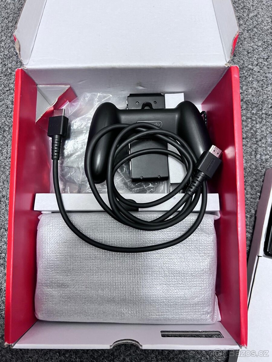 Nintendo Switch Pokémon Let’s Go Pikachu & Eevee Limited Edi - 8