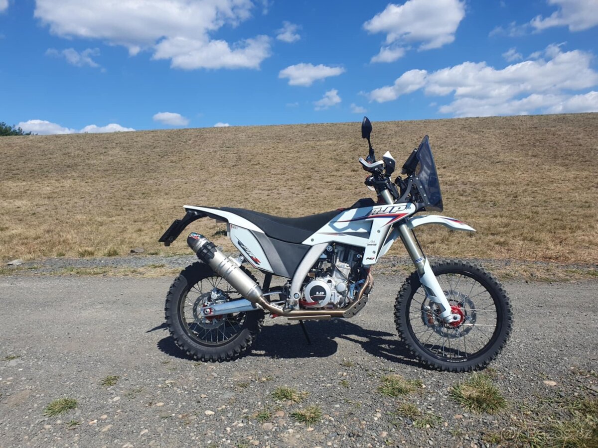AJP PR7 650 Adventure 2025 - nový - 8
