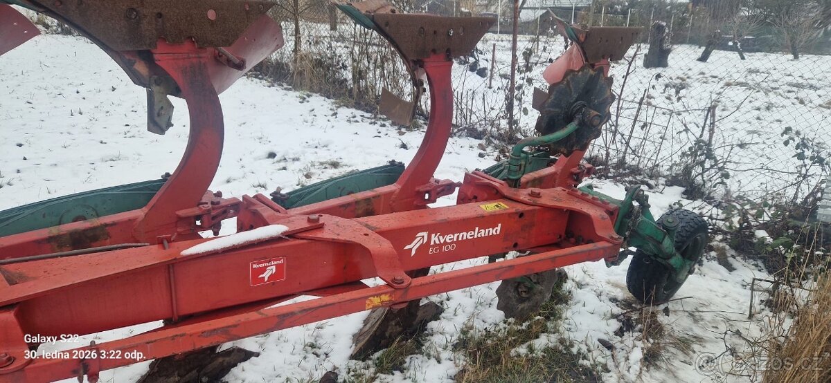 Kverneland - pluh obracák - 8