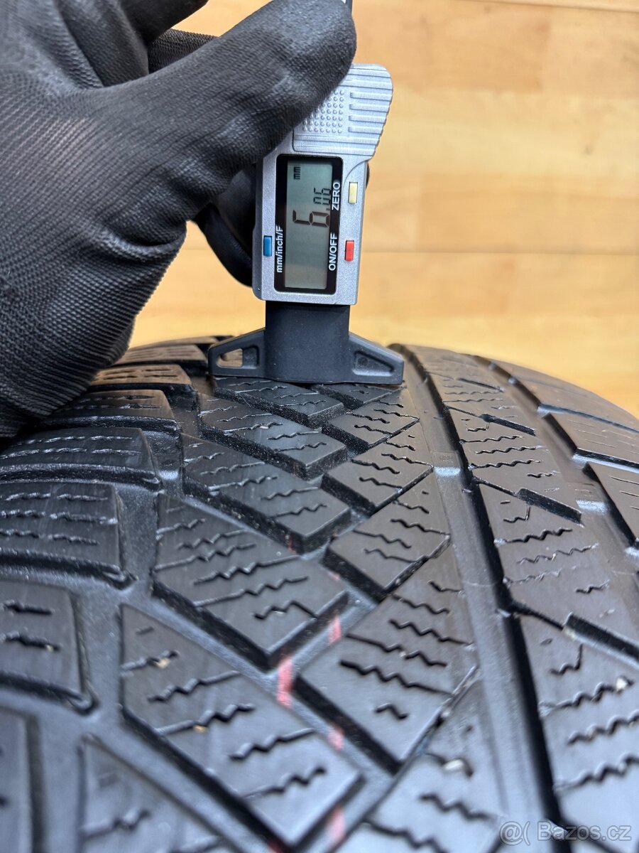 Zimní pneu 255/60/18 - 8