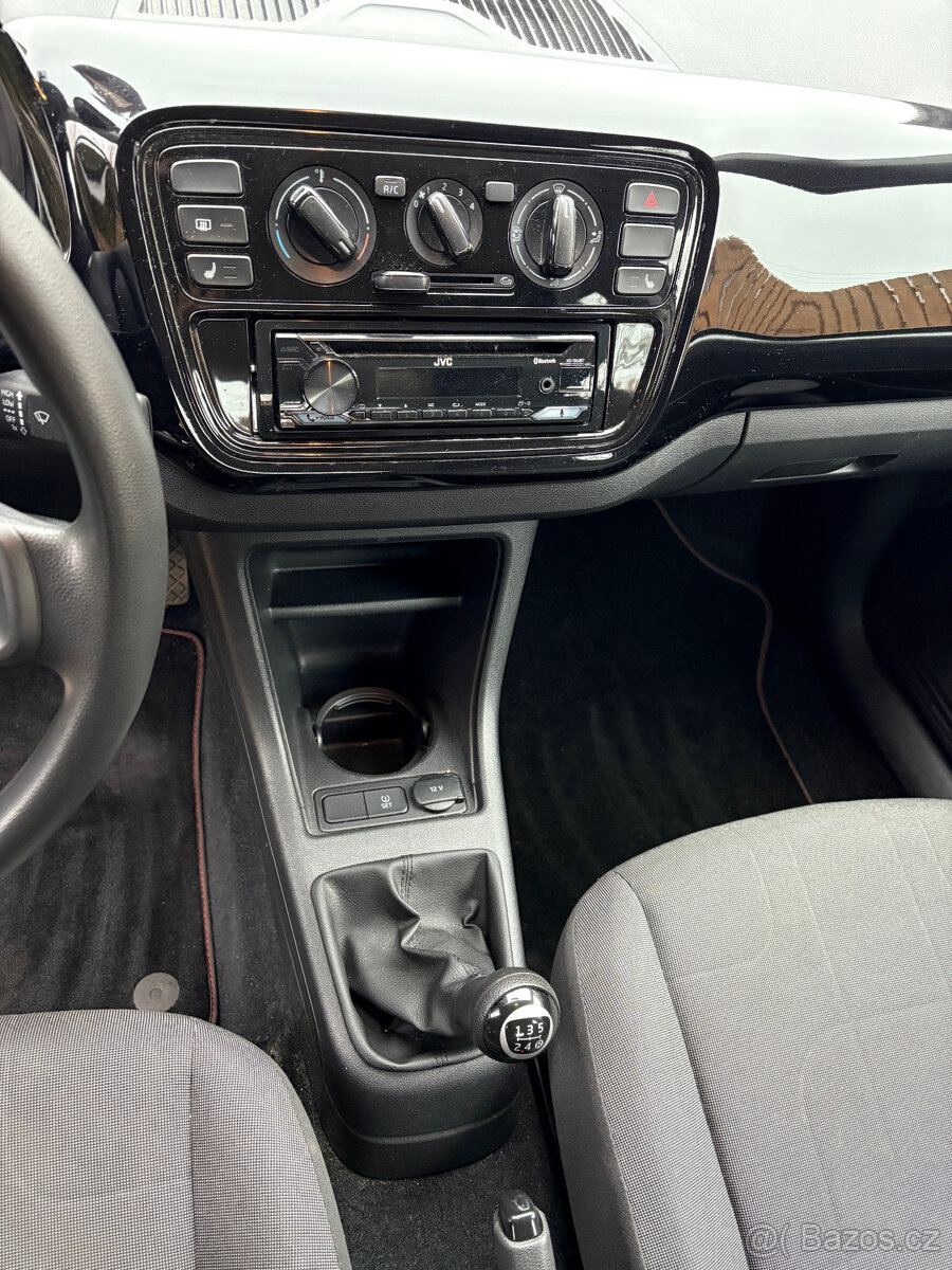 VW Up 1,0 - 8