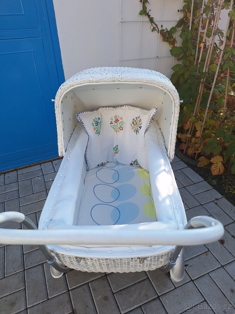Retro proutěný kočárek Liberta pro dítě - 8