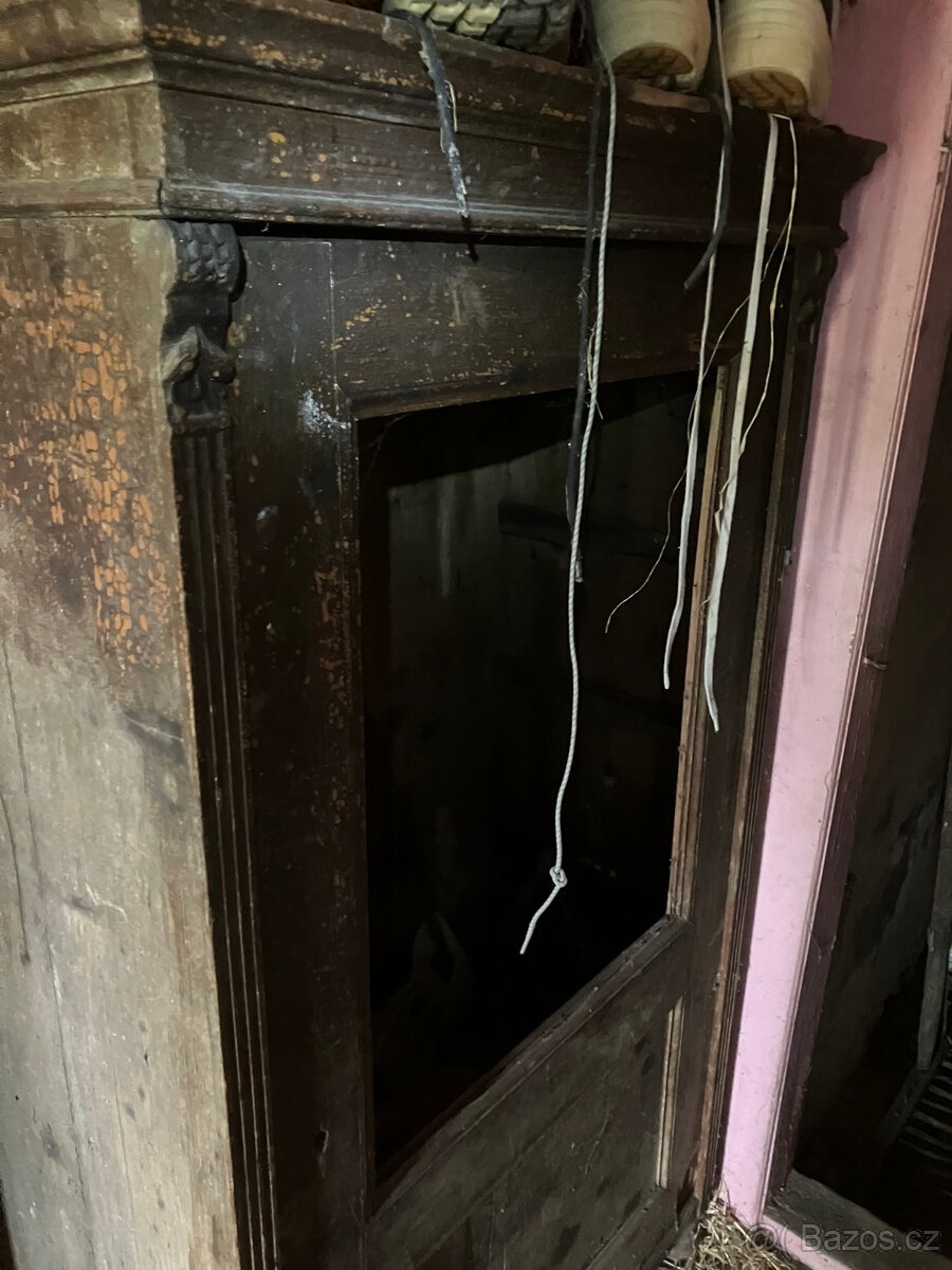 Starý (vintage) a starožitný nábytek - 8