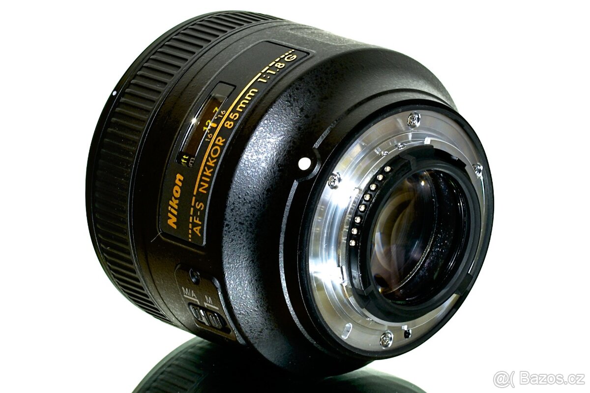 Nikon AF-S Nikkor 85mm 1:1,8 G + UV filtr TOP STAV - 8