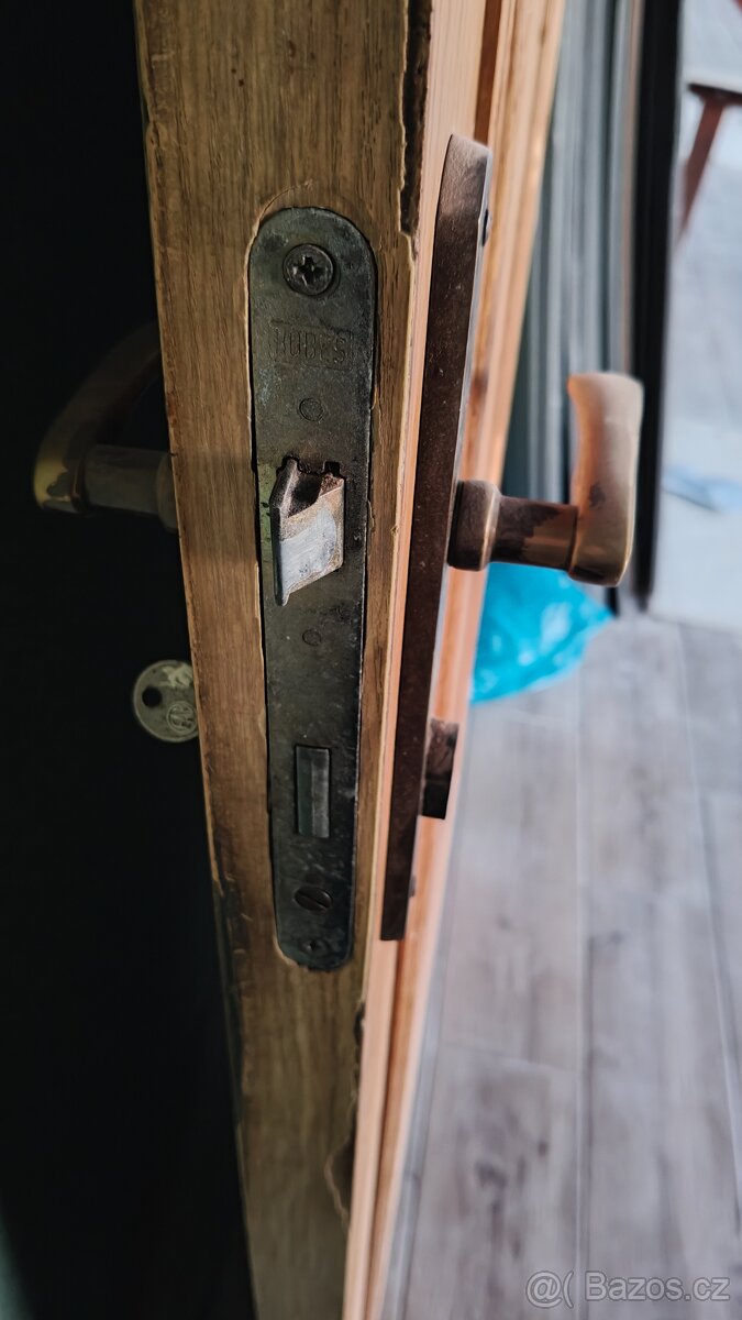 Hezké interiérové dveře s kováním - 8