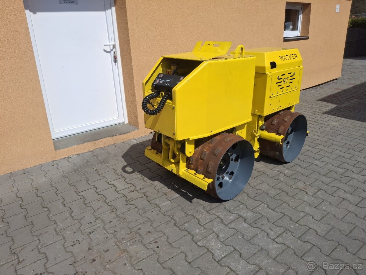 Vibrační válec Wacker neuson RT820 - 8