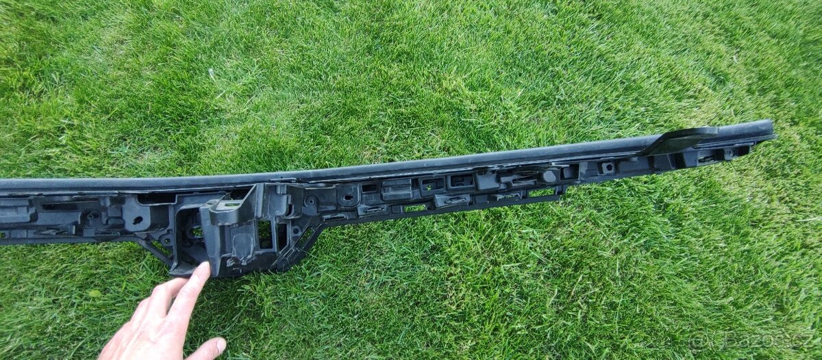 Toyota Corolla XII E21 2018 pro SEDAN - predni maska logo - 8